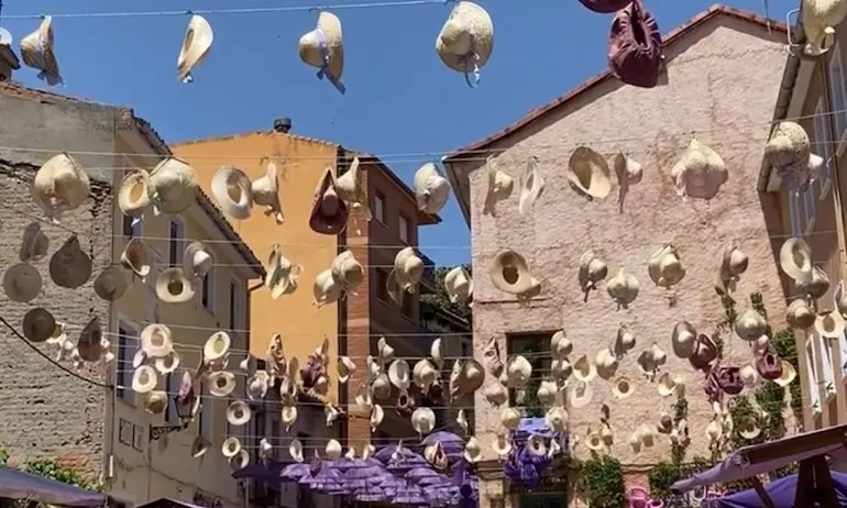 Calle de los sombreros mercadillo brihuega